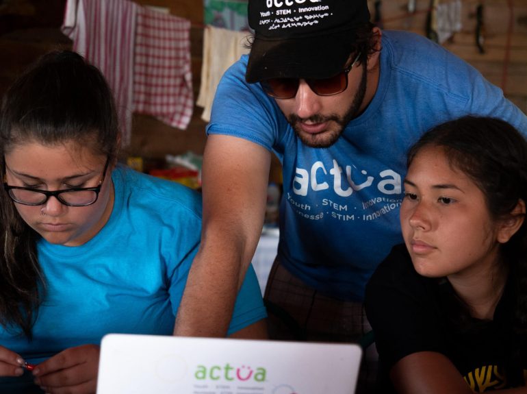 Actua Indigenous STEAM program
