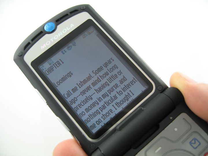 Wattpad Moto RAZR | BetaKit Wattpad Moto RAZR