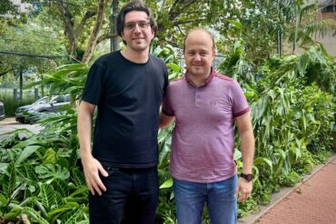 Busbud CEO LP Maurice (left) and Buson CEO Thiago Carvalho (right)