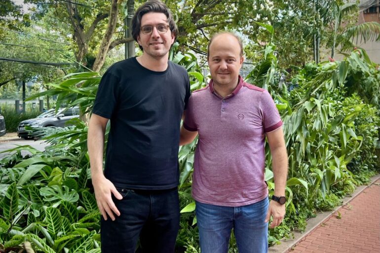 Busbud CEO LP Maurice (left) and Buson CEO Thiago Carvalho (right)