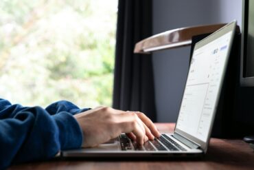 tech-worker-unsplash