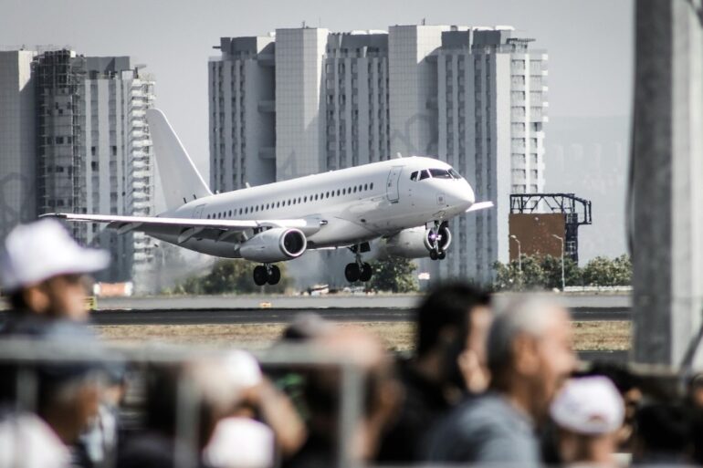 plane-pexels